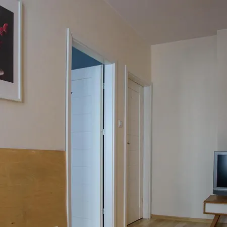 Milo Mi - 2 Bedroom In The Old Town Apartment Posen